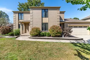 9832 Twin Creek Blvd, Munster, IN 46321 - Photo 2