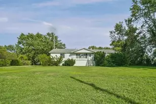 541 N County Line Rd, Hobart, IN 46342 - Photo 4
