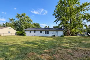 601 W Alice St, Kouts, IN 46347 - Photo 12