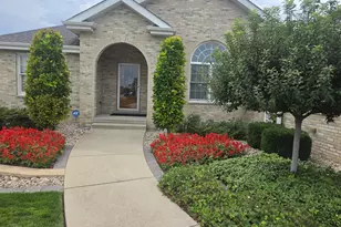 8971 Hibiscus Dr, Saint John, IN 46373 - Photo 4