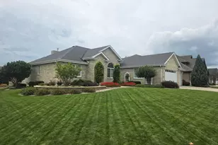 8971 Hibiscus Dr, Saint John, IN 46373 - Photo 2