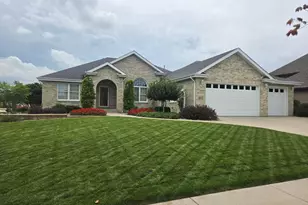 8971 Hibiscus Dr, Saint John, IN 46373 - Photo 1