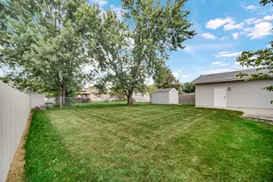214 Locust Ave S, Hebron, IN 46341 - Photo 16