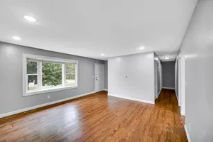 214 Locust Ave S, Hebron, IN 46341 - Photo 4