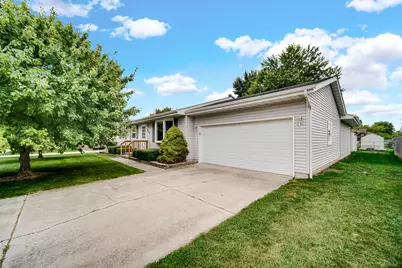214 Locust Avenue S, Hebron, IN 46341 - Photo 1