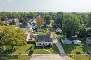 405 N 2nd St, Kentland, IN 47951 - Photo 8