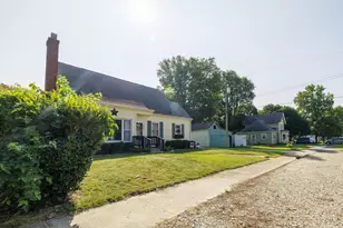 405 N 2nd St, Kentland, IN 47951 - Photo 2