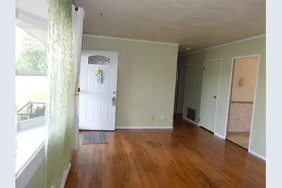 1009 W Coolspring Avenue, Michigan City, IN 46360 - Photo 2