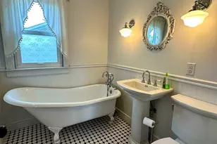 201 S 8th St, Chesterton, IN 46304 - Photo 16