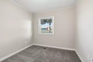 920 W Old Ridge Rd, Hobart, IN 46342 - Photo 14