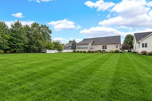 2257 Blarney Stone Dr, Valparaiso, IN 46385 - Photo 2