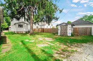 404 Maple Ave, La Porte, IN 46350 - Photo 18