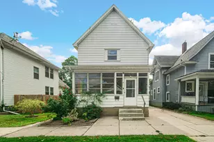 404 Maple Ave, La Porte, IN 46350 - Photo 2