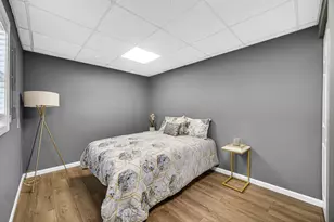 7581 Murrelet St, Hobart, IN 46342 - Photo 8