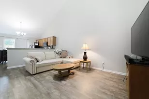 1002 N Colfax St, Griffith, IN 46319 - Photo 2