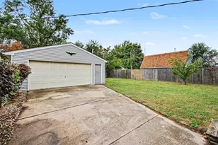 3752 Sandusky St, Hobart, IN 46342 - Photo 16