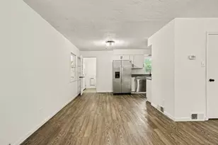 3752 Sandusky St, Hobart, IN 46342 - Photo 6