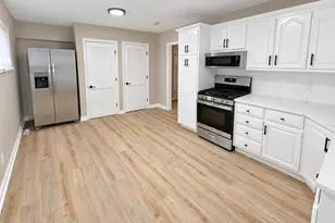 1218 E Farragut St, Crown Point, IN 46307 - Photo 4