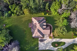 8110 Austin Ave, Schererville, IN 46375 - Photo 4