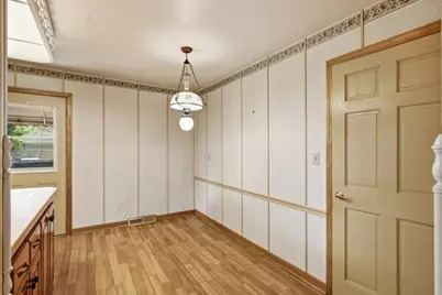 609 E Ash Place, Griffith, IN 46319 - Photo 8