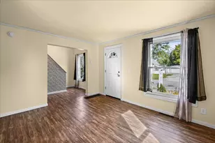 208 W Alyea St, Hebron, IN 46341 - Photo 4