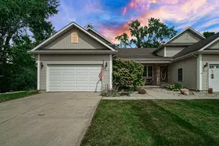 3014 Blue Grouse St, Valparaiso, IN 46383 - Photo 2
