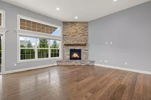1350 Treviso Bay Dr, Valparaiso, IN 46385 - Photo 6
