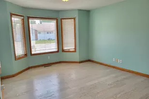34 Victoria Cir, La Porte, IN 46350 - Photo 6