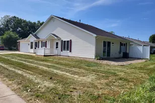34 Victoria Cir, La Porte, IN 46350 - Photo 2