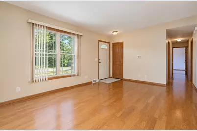802 S Rose Avenue, Kouts, IN 46347 - Photo 6