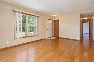 802 S Rose Ave, Kouts, IN 46347 - Photo 6