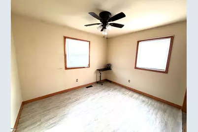 905 W 7th Street, Michigan City, IN 46360 - Photo 8