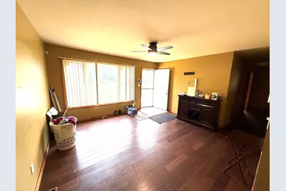 905 W 7th Street, Michigan City, IN 46360 - Photo 2