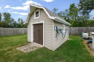 822 S Wisconsin St, Hobart, IN 46342 - Photo 32