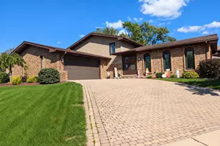 2605 Osage Dr, Dyer, IN 46311 - Photo 1