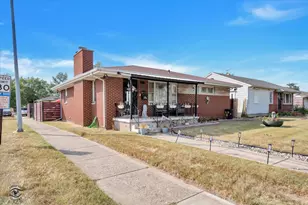 2088 Roosevelt St, Gary, IN 46404 - Photo 2