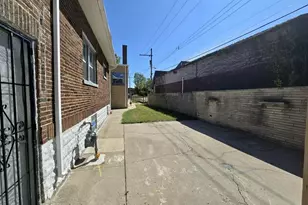 3768 Jefferson St, Gary, IN 46408 - Photo 8