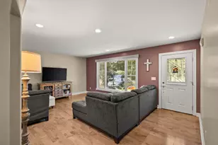 559 N 450 E, Valparaiso, IN 46383 - Photo 4