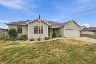 128 Ironwood St NW, Demotte, IN 46310 - Photo 2