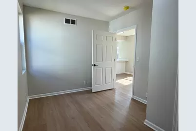 215 E 10th Street, Michigan City, IN 46360 - Photo 14
