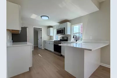 215 E 10th Street, Michigan City, IN 46360 - Photo 2