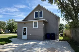 726 Belden St, Michigan City, IN 46360 - Photo 4