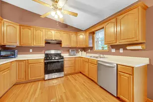 250 Hawthorne Ct, Hobart, IN 46342 - Photo 8