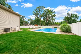 250 Hawthorne Ct, Hobart, IN 46342 - Photo 2