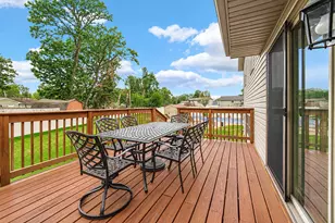 250 Hawthorne Ct, Hobart, IN 46342 - Photo 28