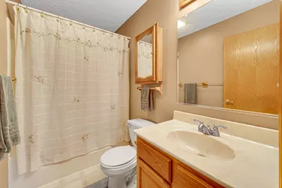 250 Hawthorne Court, Hobart, IN 46342 - Photo 16