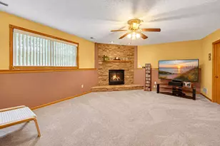 250 Hawthorne Ct, Hobart, IN 46342 - Photo 20