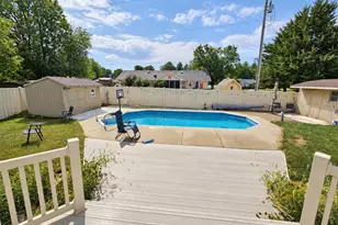 517 E Violet Dr, Francesville, IN 47946 - Photo 18