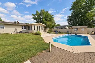 517 E Violet Dr, Francesville, IN 47946 - Photo 22