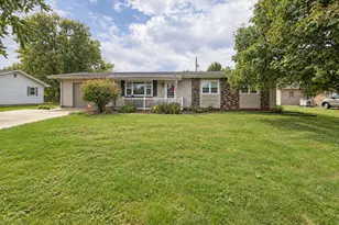 517 E Violet Dr, Francesville, IN 47946 - Photo 1